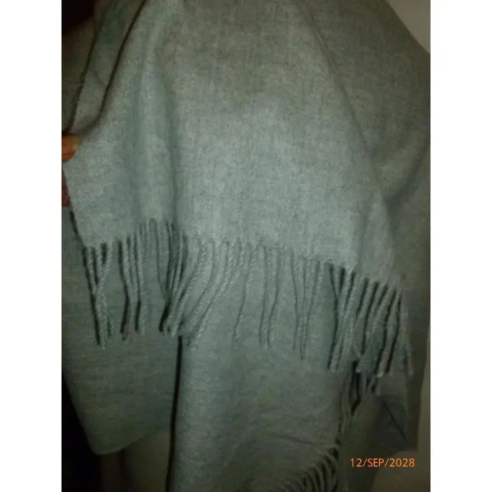 NWD Womens LIZ CLAIBORNE‎ Heather Gray Oversized Scarf 29